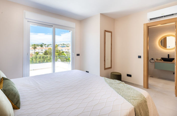 Image No.25-4 Bed Property for sale