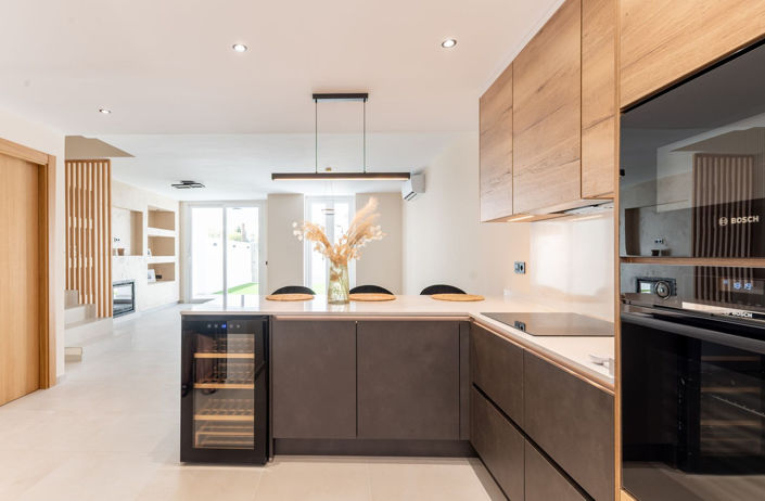 Image No.5-4 Bed Property for sale