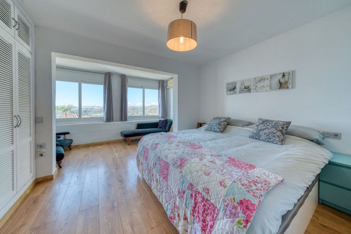 Image No.21-2 Bed Property for sale