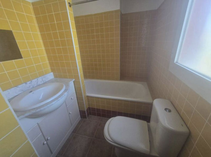 Image No.8-Propriété de 3 chambres à vendre à Casares