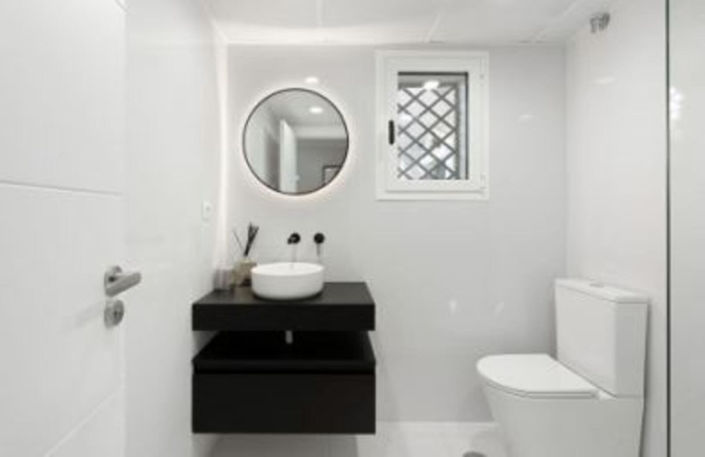 Image No.18-4 Bed Property for sale