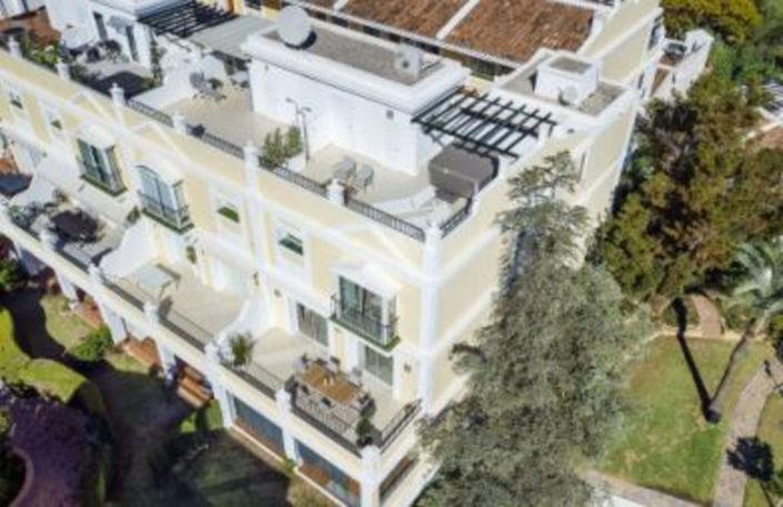 Image No.19-4 Bed Property for sale