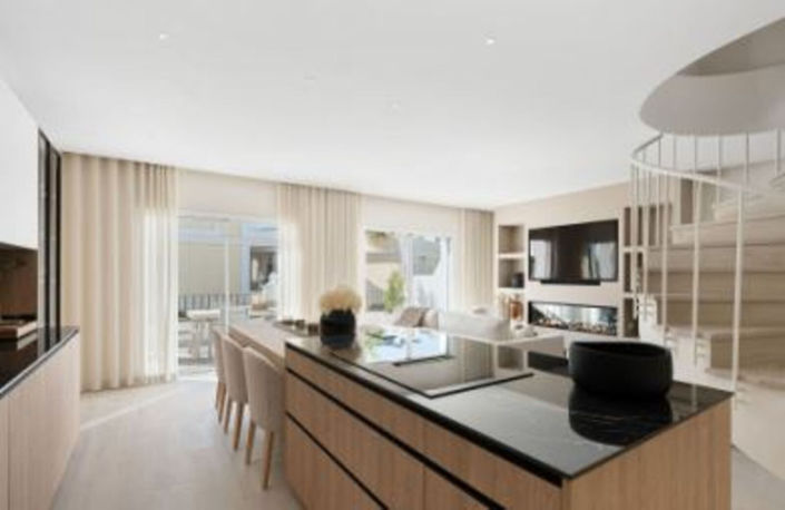 Image No.23-4 Bed Property for sale