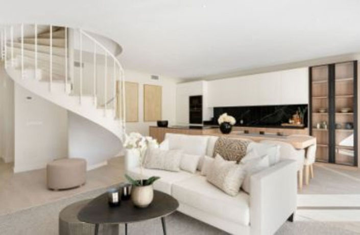 Image No.6-4 Bed Property for sale