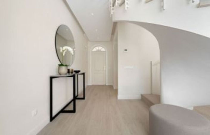 Image No.7-4 Bed Property for sale