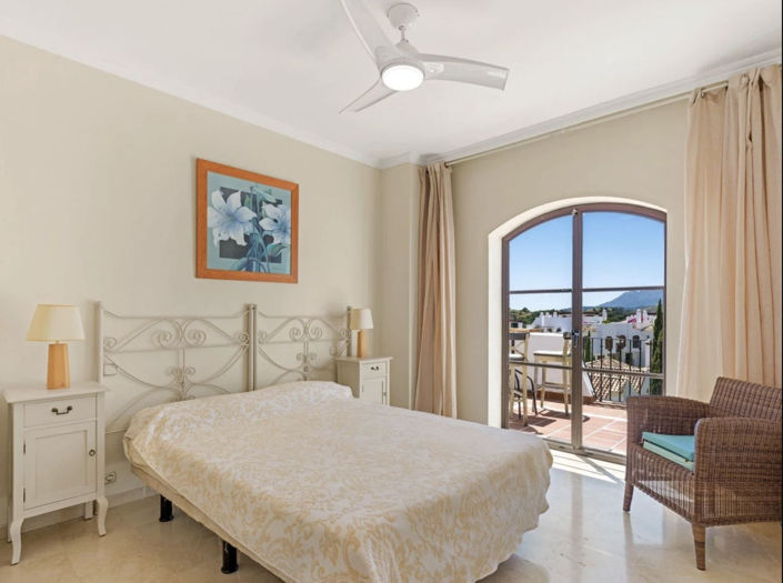 Image No.5-3 Bed Property for sale