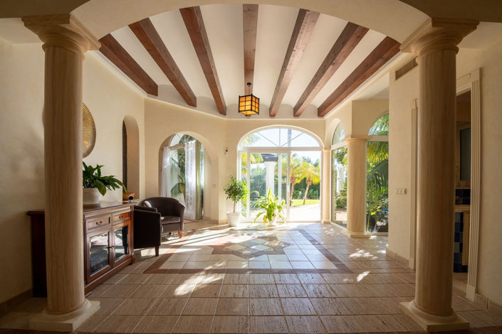 Image No.14-5 Bed Property for sale