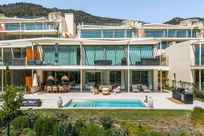 Image No.25-3 Bed Property for sale