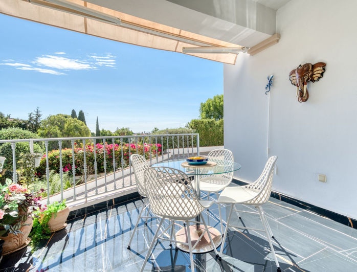 Image No.15-6 Bed Property for sale