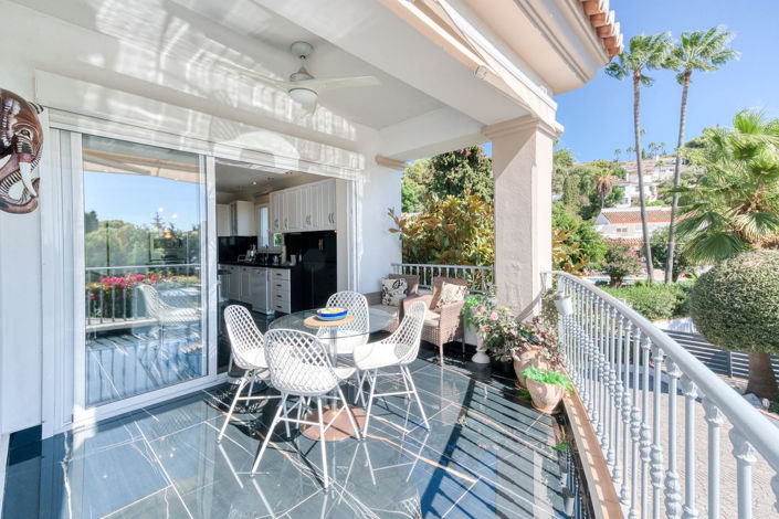 Image No.16-6 Bed Property for sale