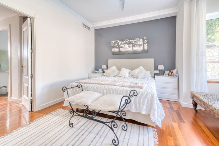 Image No.27-6 Bed Property for sale