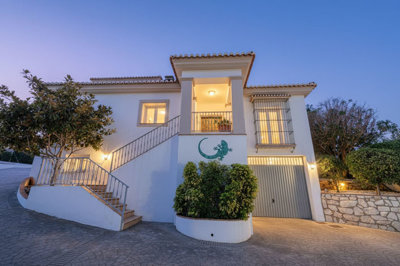 4-c23c0f86247804fa50226aecd8b0b2c8