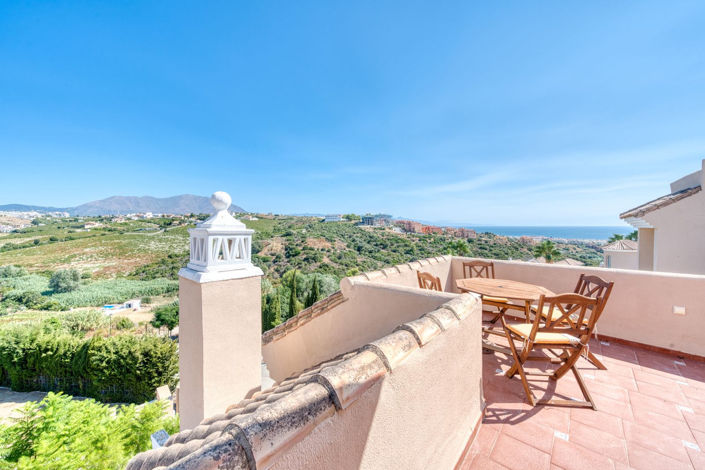 Image No.1-4 Bed Property for sale