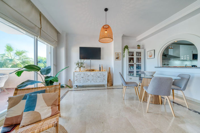 Image No.12-4 Bed Property for sale