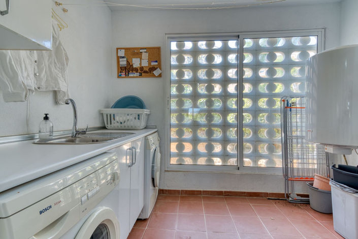 Image No.20-4 Bed Property for sale