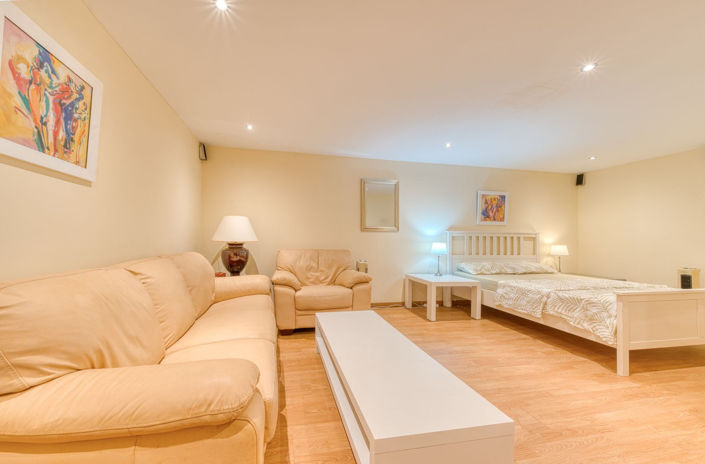 Image No.23-4 Bed Property for sale