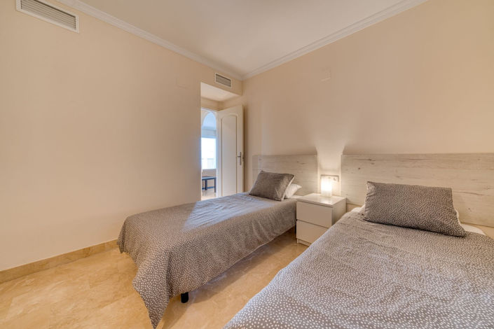 Image No.28-2 Bed Property for sale