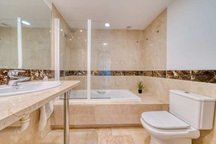 Image No.30-2 Bed Property for sale