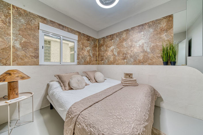 Image No.21-3 Bed Property for sale