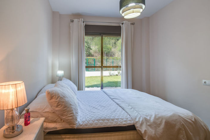 Image No.12-2 Bed Property for sale