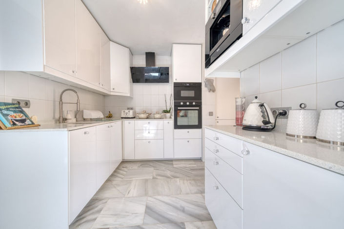 Image No.26-3 Bed Property for sale