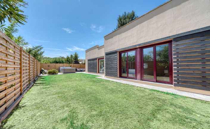 Image No.3-3 Bed Property for sale