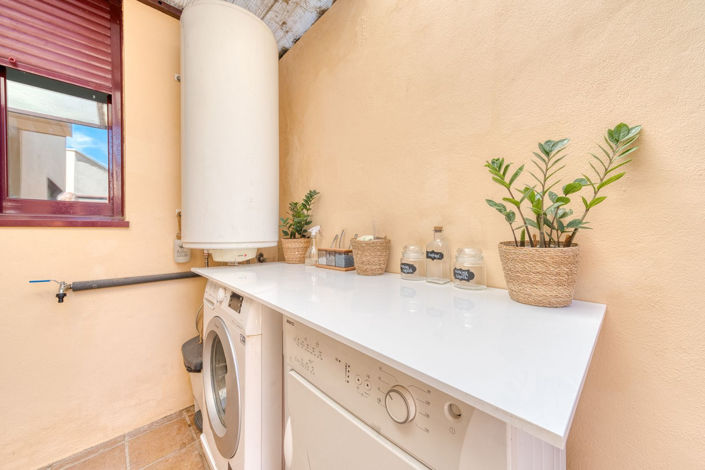 Image No.30-3 Bed Property for sale