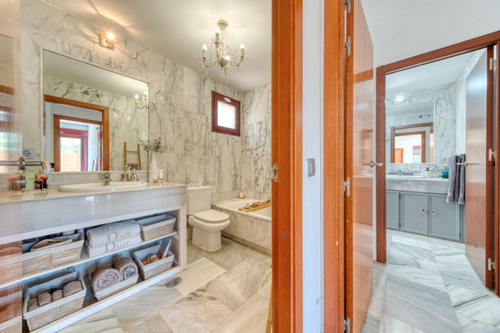 Image No.9-3 Bed Property for sale