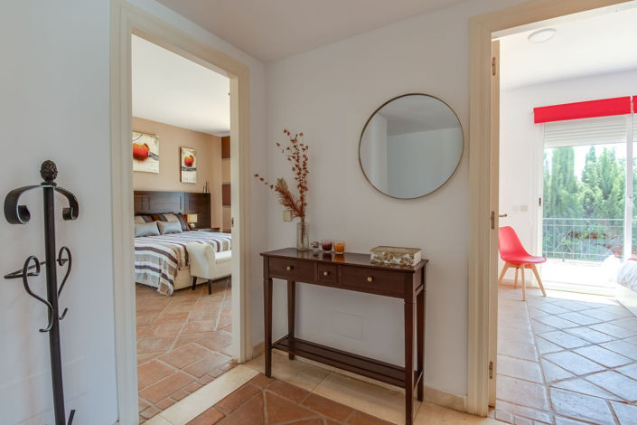 Image No.20-4 Bed Property for sale