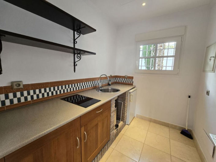 Image No.30-4 Bed Property for sale