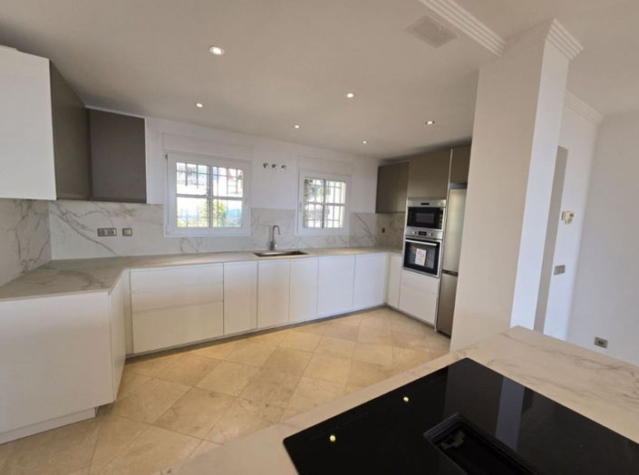 Image No.7-4 Bed Property for sale