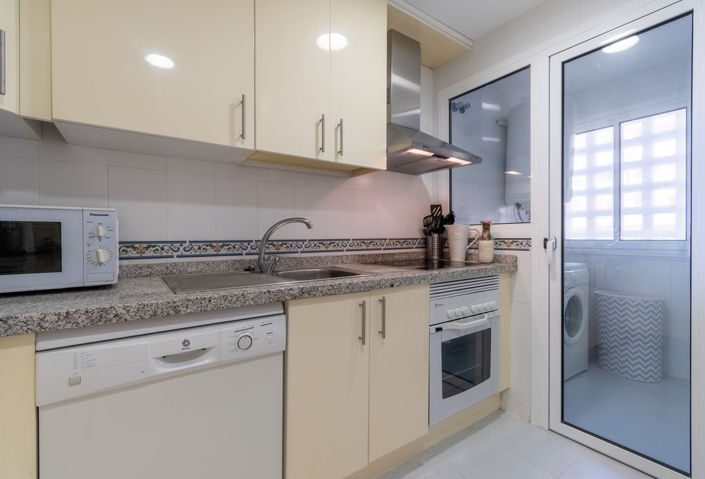 Image No.11-2 Bed Property for sale