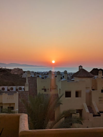 Image No.27-2 Bed Property for sale