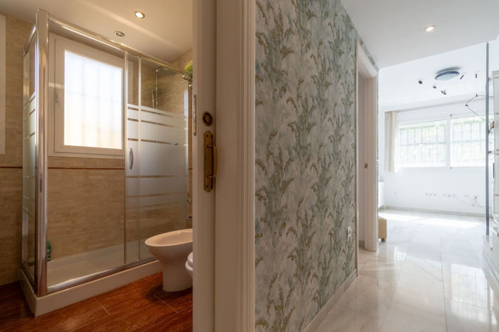 Image No.15-3 Bed Property for sale