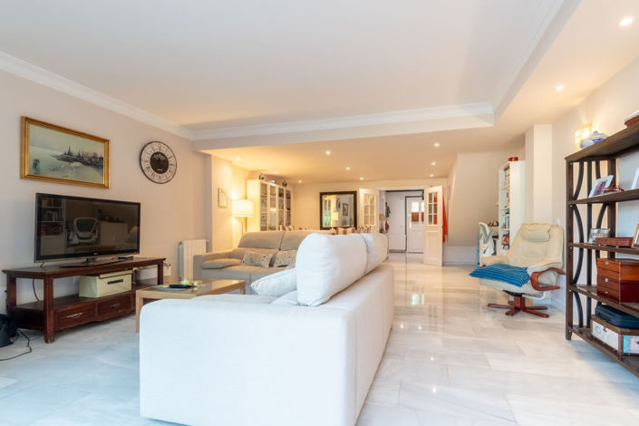 Image No.9-3 Bed Property for sale