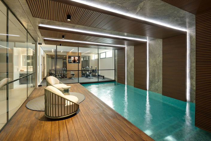 Image No.24-6 Bed Property for sale