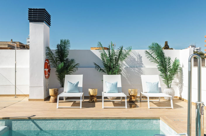 Image No.10-2 Bed Property for sale