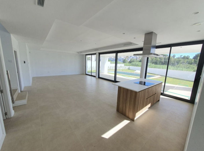 Image No.5-Propriété de 4 chambres à vendre à La Duquesa