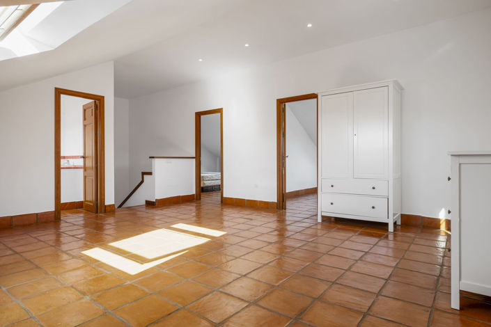 Image No.3-4 Bed Property for sale