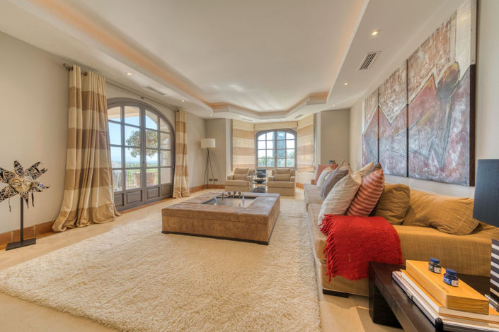 Image No.16-5 Bed Property for sale