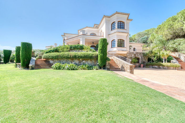 Image No.2-5 Bed Property for sale