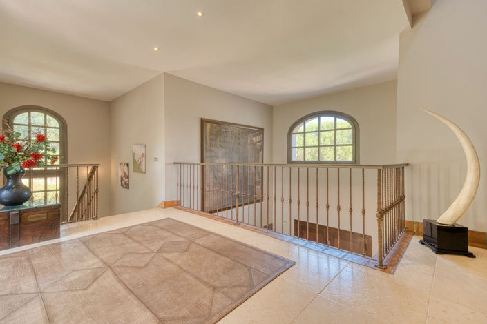 Image No.22-5 Bed Property for sale