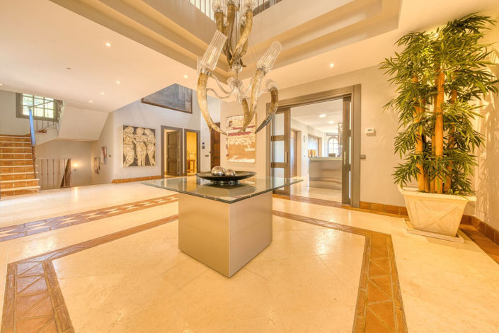 Image No.44-5 Bed Property for sale