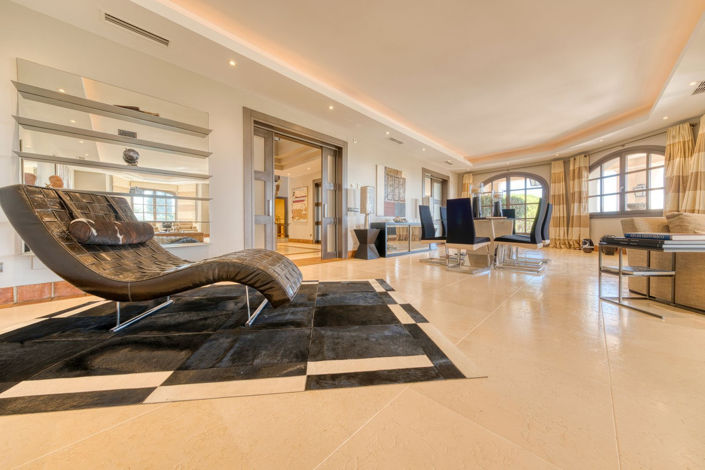 Image No.48-5 Bed Property for sale