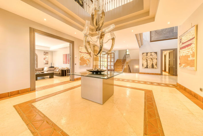 Image No.50-5 Bed Property for sale