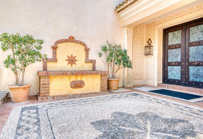 Image No.58-5 Bed Property for sale