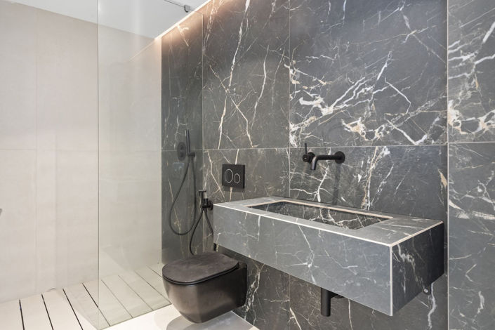 Image No.11-3 Bed Property for sale