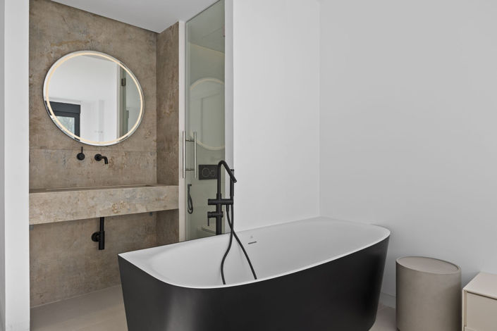 Image No.24-3 Bed Property for sale