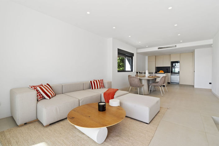 Image No.8-3 Bed Property for sale