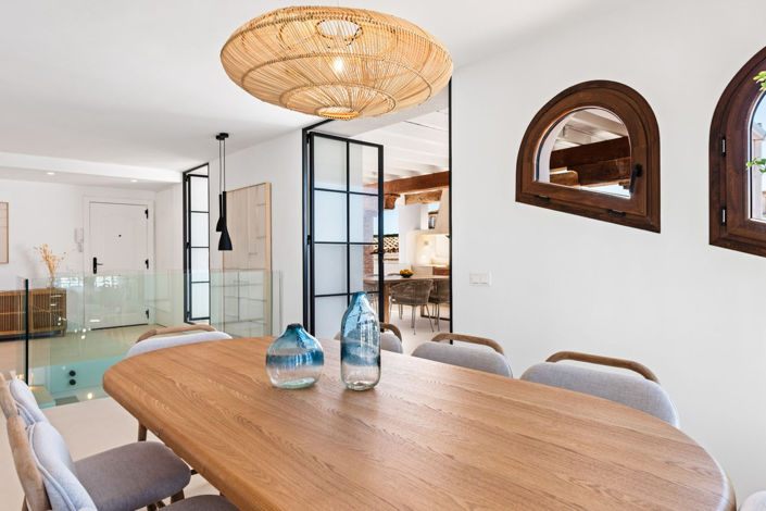 Image No.14-4 Bed Property for sale